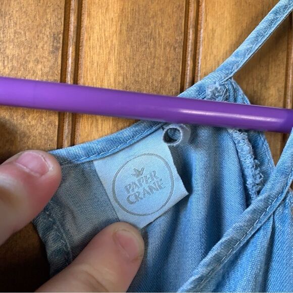 Paper Crane Chambray Cold shoulder Top - Women Small - Picture 4 of 9